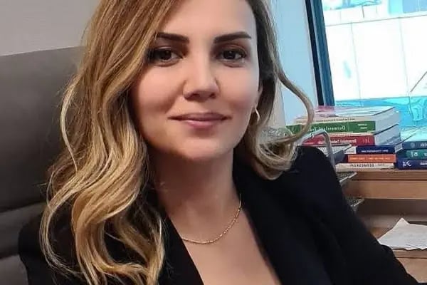 Doç. Dr. Sıla Kılıç Sayar Dermatoloji - Resim 13