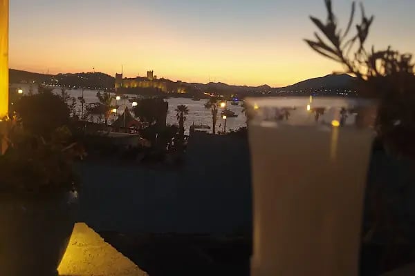 iki sandal geleneksel meyhane - Resim 19