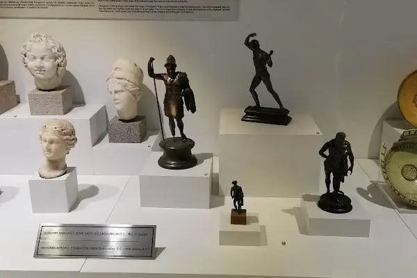 Garanti BBVA Bergama Şubesi - Resim 11