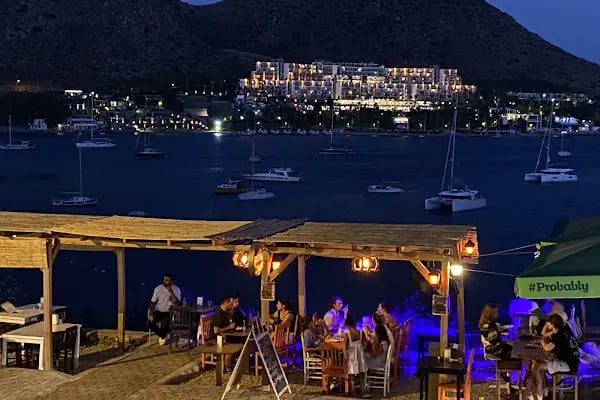Mehtap Restaurant &amp; Cafe - Resim 1