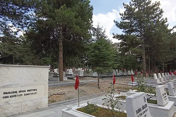 Cebeci Askeri Şehitliği - Resim 2