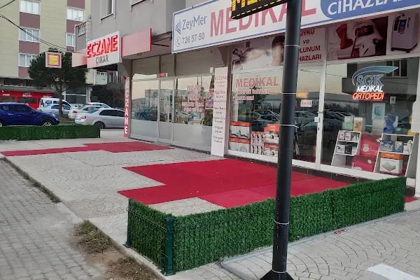 Çınar Eczanesi - Resim 1