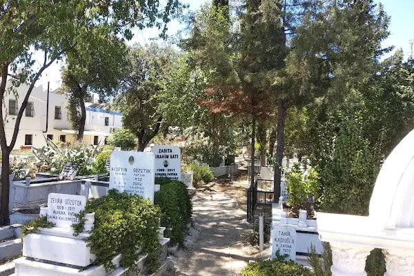 Karaburgaz Asri Mezarlık - Resim 14
