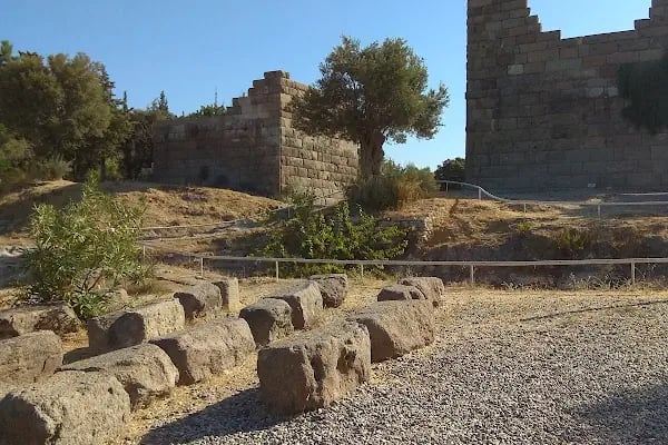 Karaburgaz Asri Mezarlık - Resim 16