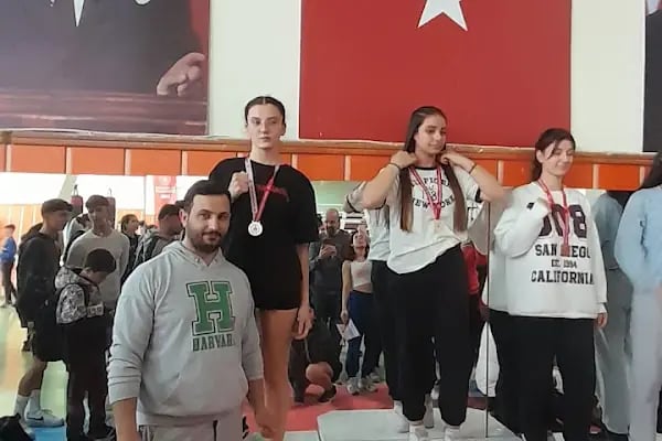 Yeliz Koblay Spor Salonu - Resim 11