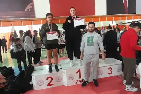 Yeliz Koblay Spor Salonu - Resim 16