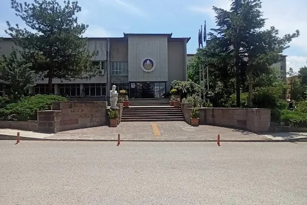 Ankara Üniversitesi Eğitim Bilimleri Fakültesi - Resim 2