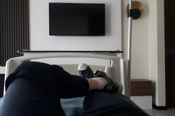 Prof. Dr. Ertuğrul Akşahin/Artroskopi, Artroplasti, Robotik Protez Cerrahisi , Travma Cerrahisi, Ortopedi Ankara , Ön Çapraz Bağ, Menisküs, Spor Yaralanmaları - Resim 3