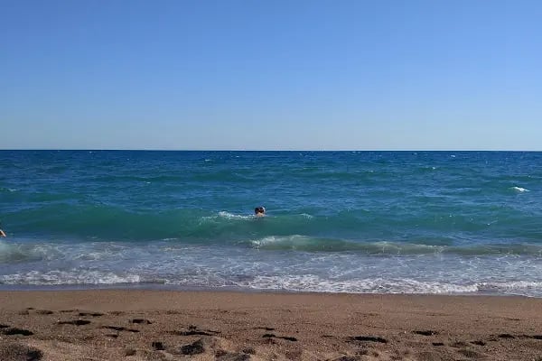 Larena Beach - Resim 1