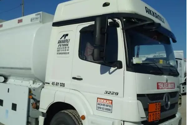 AKKANLI PETROL UR.NAK INS VE MALZ GIDA MAD.PAZ.SAN VE TİC LTD ŞTİ. - Resim 3