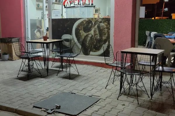 Cafélòjì Cafe - Resim 15