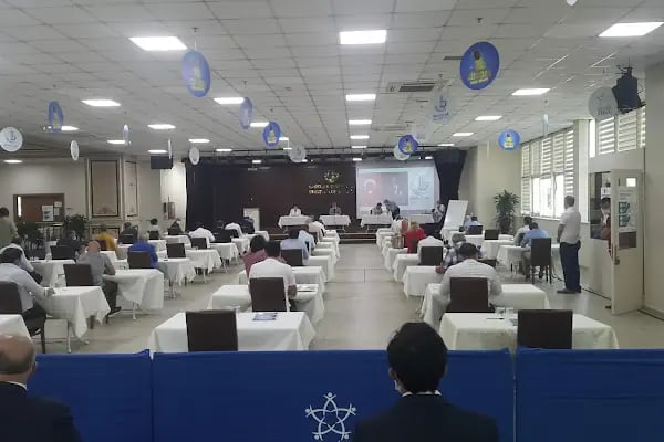 Bağcılar Belediyesi Barbaros Yüzme Havuzu Tesisleri - Resim 16