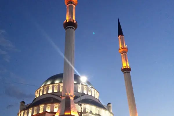 Bağcılar Belediyesi Barbaros Yüzme Havuzu Tesisleri - Resim 17