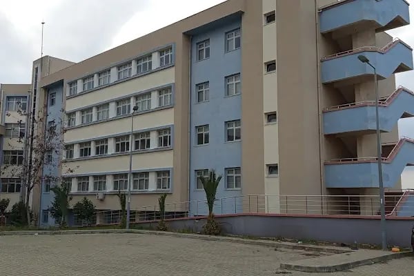 Tınaztepe Kampüsü Hukuk kapısı - Resim 3