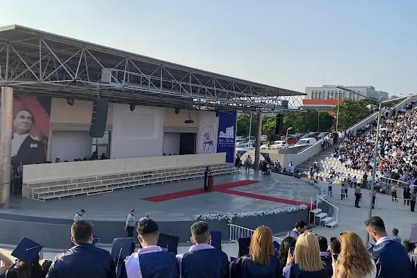 Tınaztepe Kampüsü Hukuk kapısı - Resim 19