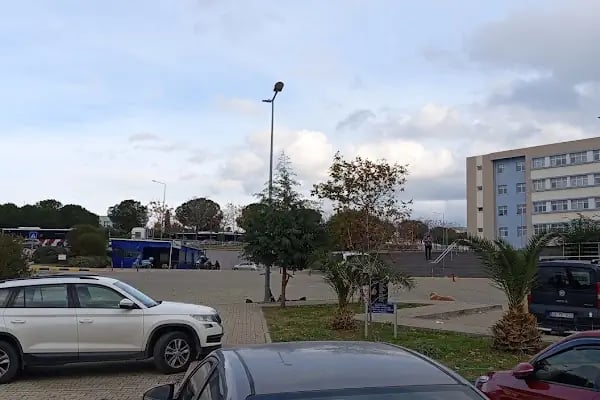 Tınaztepe Kampüsü Hukuk kapısı - Resim 9
