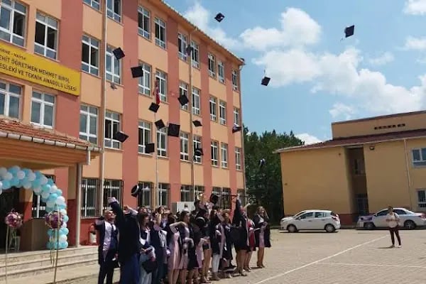 Şehit Öğretmen Mehmet Birol Kız Meslek Lisesi - Resim 2