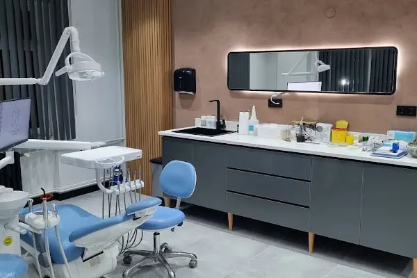 Esra Narcu Bitikli Diş Kliniği - Resim 5