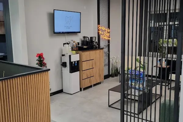 Esra Narcu Bitikli Diş Kliniği - Resim 9