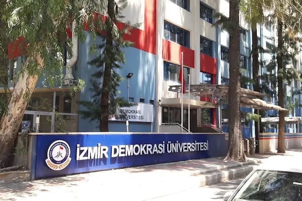 İzmir Demokrasi Üniversitesi - Resim 19