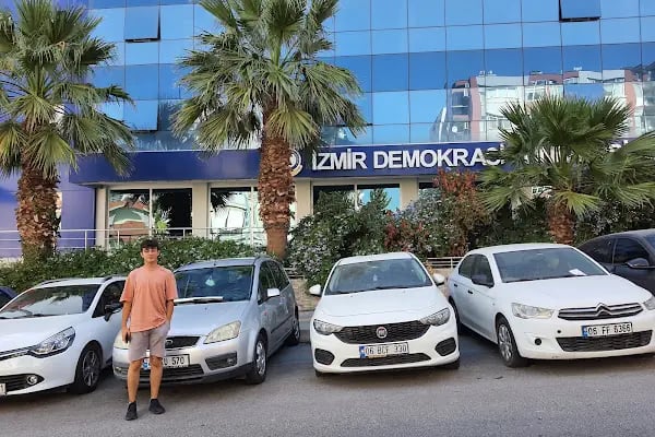 İzmir Demokrasi Üniversitesi - Resim 20