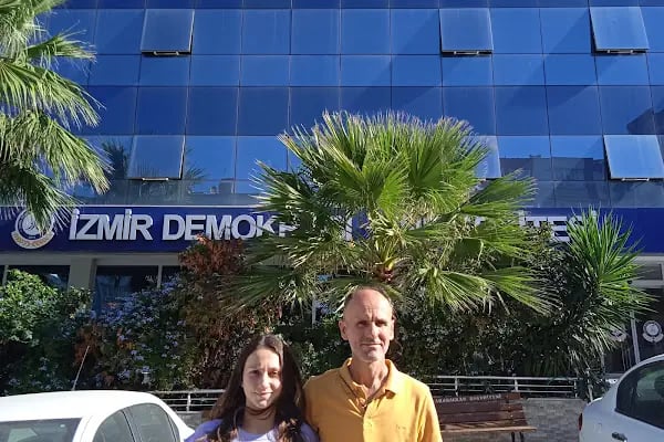 İzmir Demokrasi Üniversitesi - Resim 6