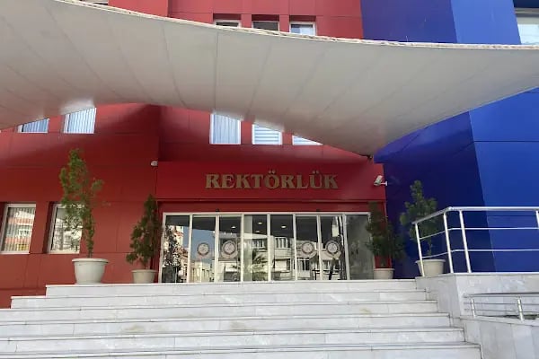 İzmir Demokrasi Üniversitesi - Resim 15