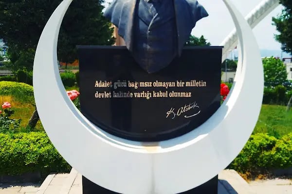 Manisa Adalet Sarayı - Resim 3