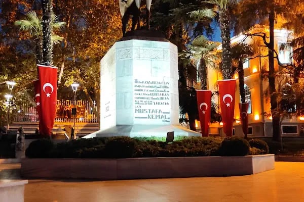 Atatürk Heykeli - Resim 3
