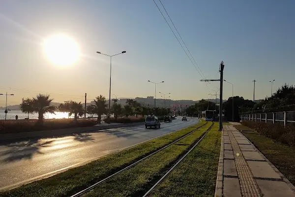 Ahmet Adnan Saygun Sanat Merkezi Tramvay Durağı - Resim 6