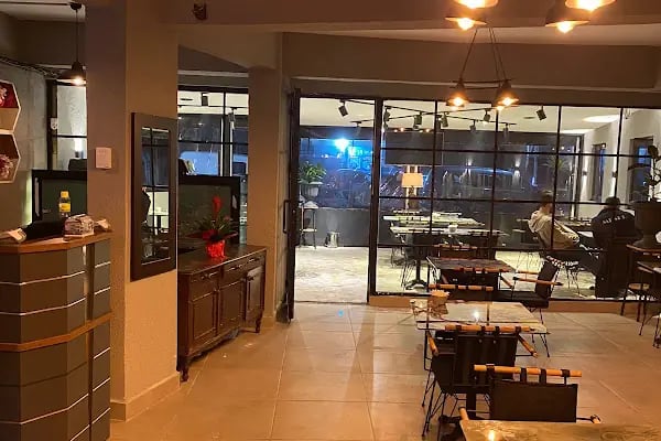 Boss Regal Cafe - Resim 1