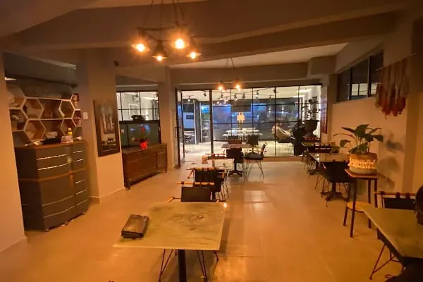 Boss Regal Cafe - Resim 6