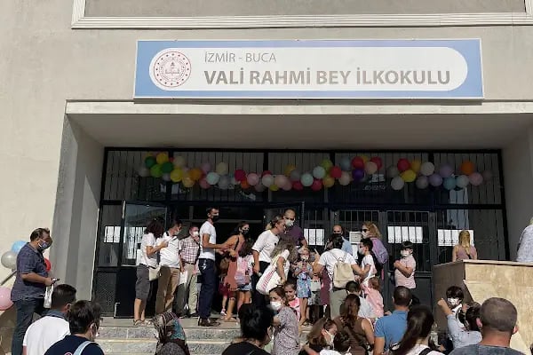 Izmir-Buca Vali Rahmi Bey Ilkokulu - Resim 14