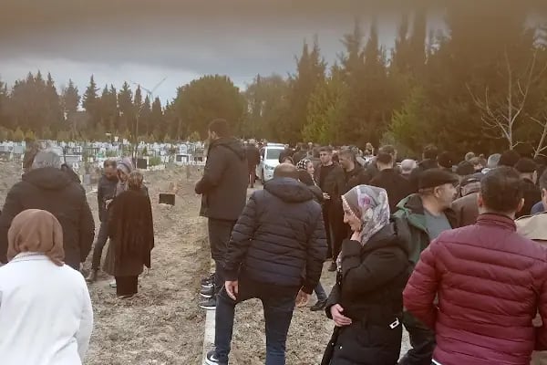Aliağa Mezarlığı - Resim 6