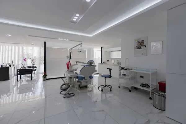 Uncalı Dental Clinic - Resim 6