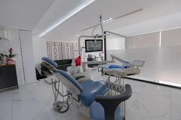 Uncalı Dental Clinic - Resim 7