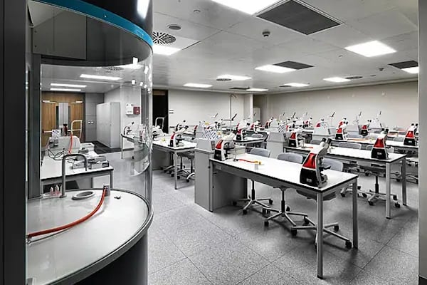 Acıbadem Üniversitesi - Resim 12