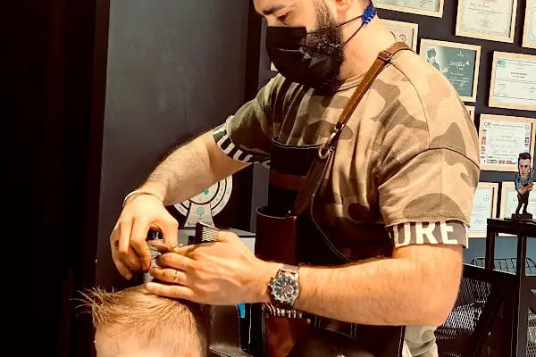 Yusuf Özdemir -The Barber - Resim 1