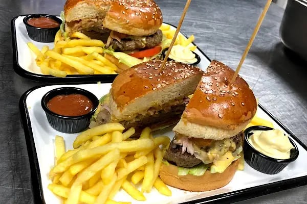 HUNGRY DOG PUB - Resim 3