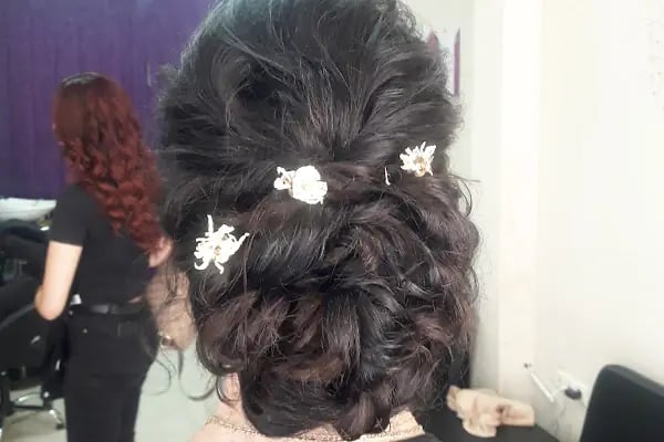 Nihal's Saloon Bayan Kuaför Saç Ve Türban Tasarım - Resim 1