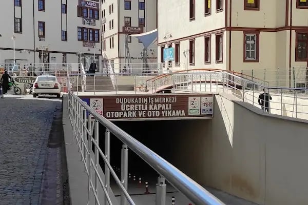 Dudu Kadın İş Merkezi Kaplı Otopark Ve Oto Yıkama - Resim 1