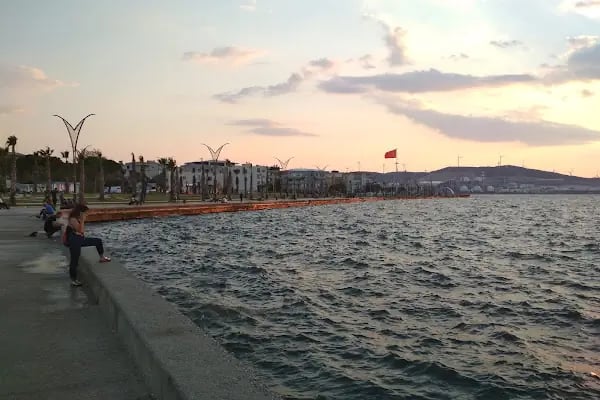 Aliağa Ulaş Bayam Açık Hava Tiyatrosu - Resim 15