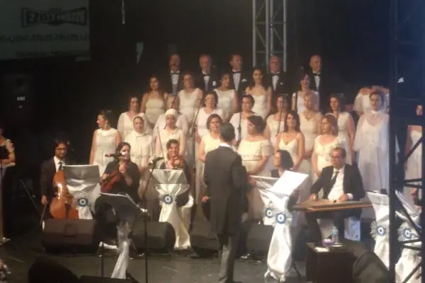 Aliağa Ulaş Bayam Açık Hava Tiyatrosu - Resim 18