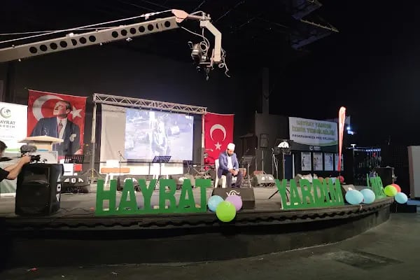 Aliağa Ulaş Bayam Açık Hava Tiyatrosu - Resim 9