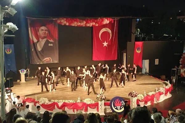 Aliağa Ulaş Bayam Açık Hava Tiyatrosu - Resim 1
