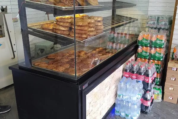 Bizim Ekmek &amp; Pasta Cafe - Resim 6