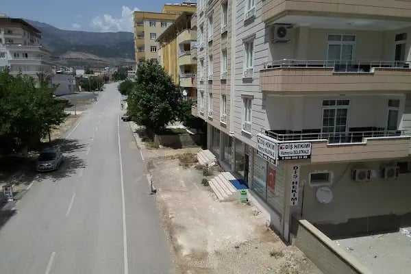 Hira dental diş kliniği Diş Doktoru Rümeysa Bolatkale - Resim 15