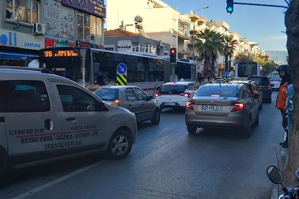 VakıfBank Buca Menderes Caddesi Şubesi - Resim 3