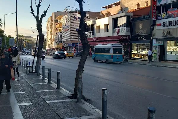 VakıfBank Buca Menderes Caddesi Şubesi - Resim 2