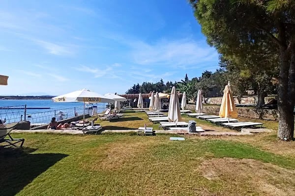 Mola Beach Club - Resim 7